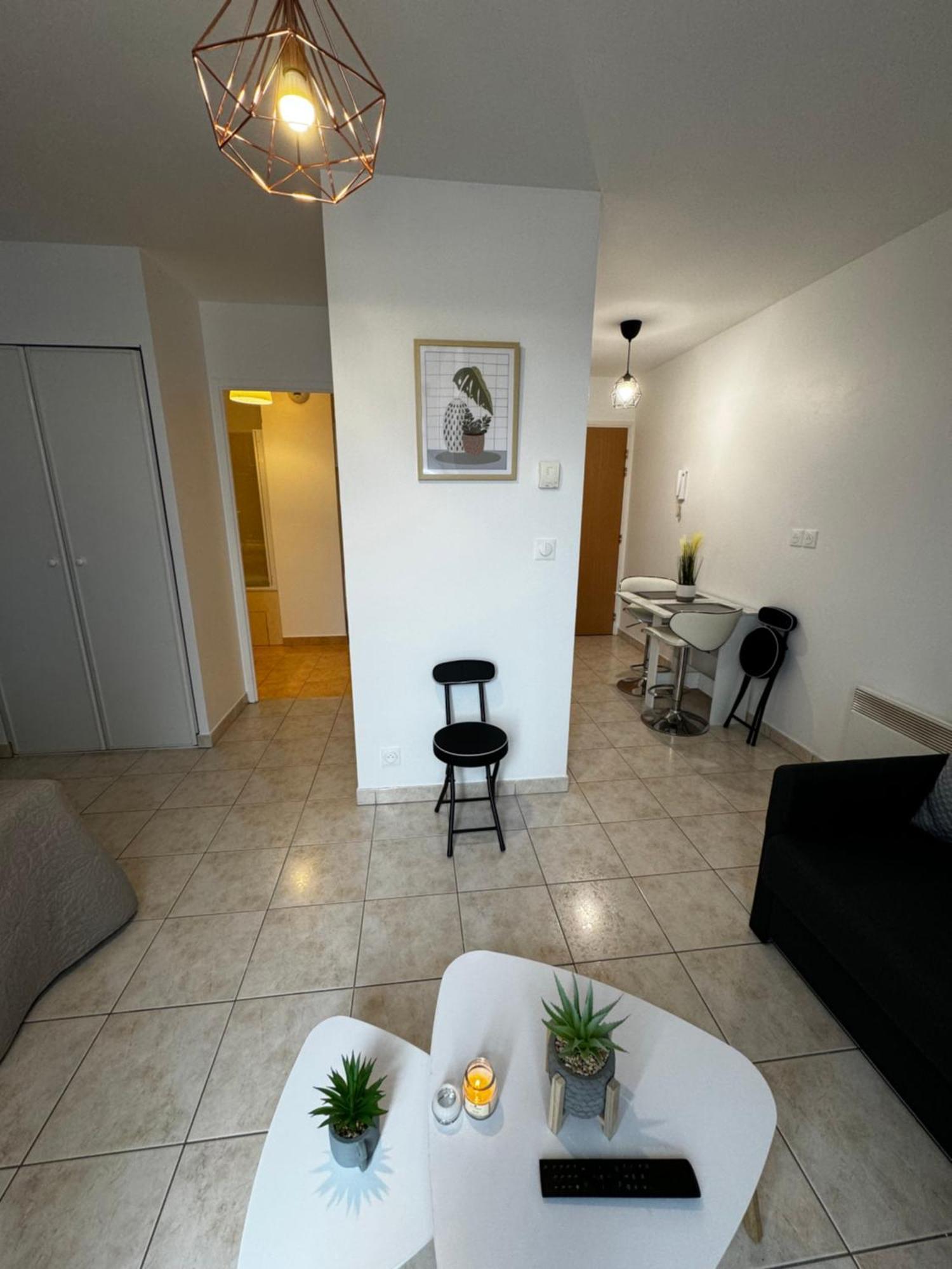 Le Studio Du 72 Apartment Bussy-Saint-Georges Exterior foto